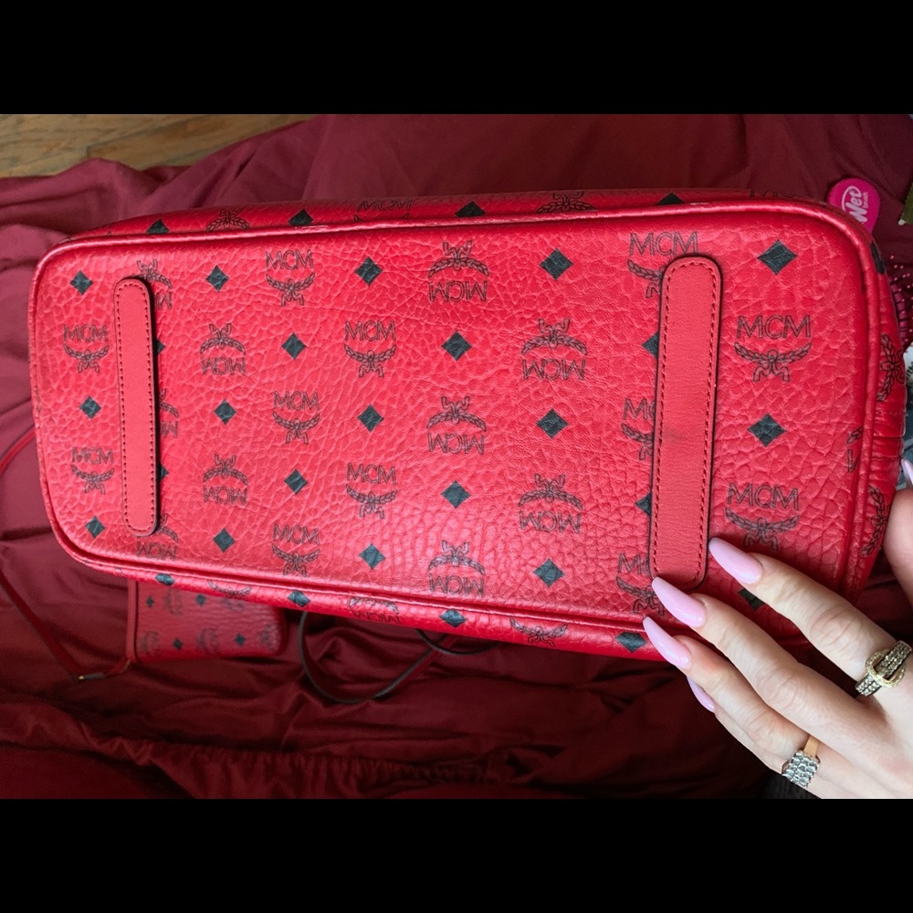 MCM Anya Top ZIP Shopper - Picture 7 of 8